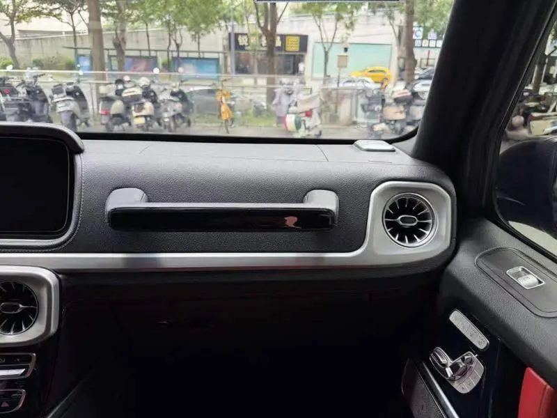 Mercedes-Benz G-Class AMG 2022 AMG G 63 — 8