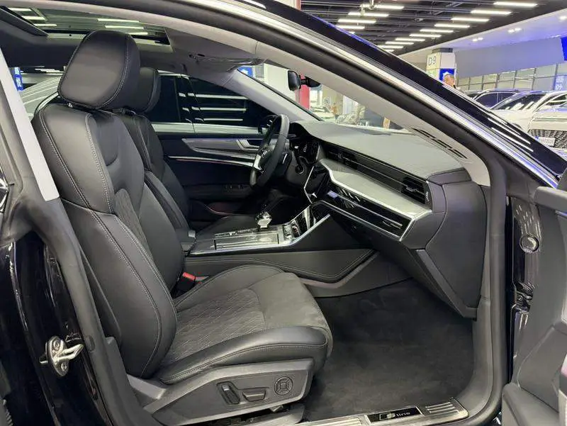 Audi A7L 2024 45 TFSI quattro Luxury Edition — 17