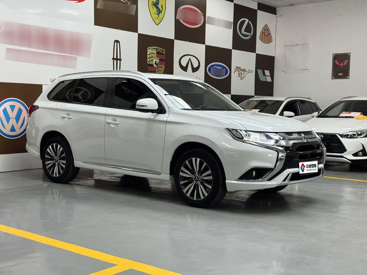 Outlander 2021 Model 2.0L 2WD Enjoy Edition 7 Seaters — 3