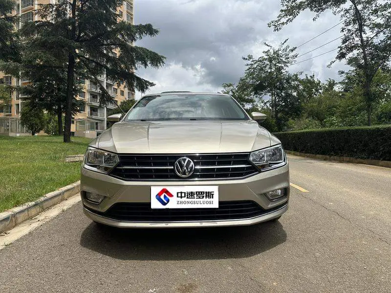 Bora 2016 1.6L Automatic Comfort — 2
