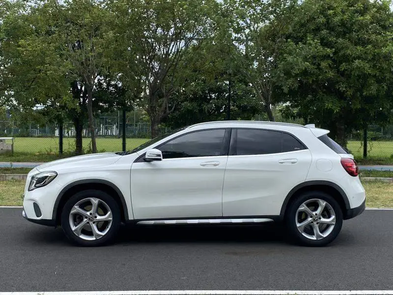Mercedes-Benz GLA 2018 GLA 200 Dynamic — 4