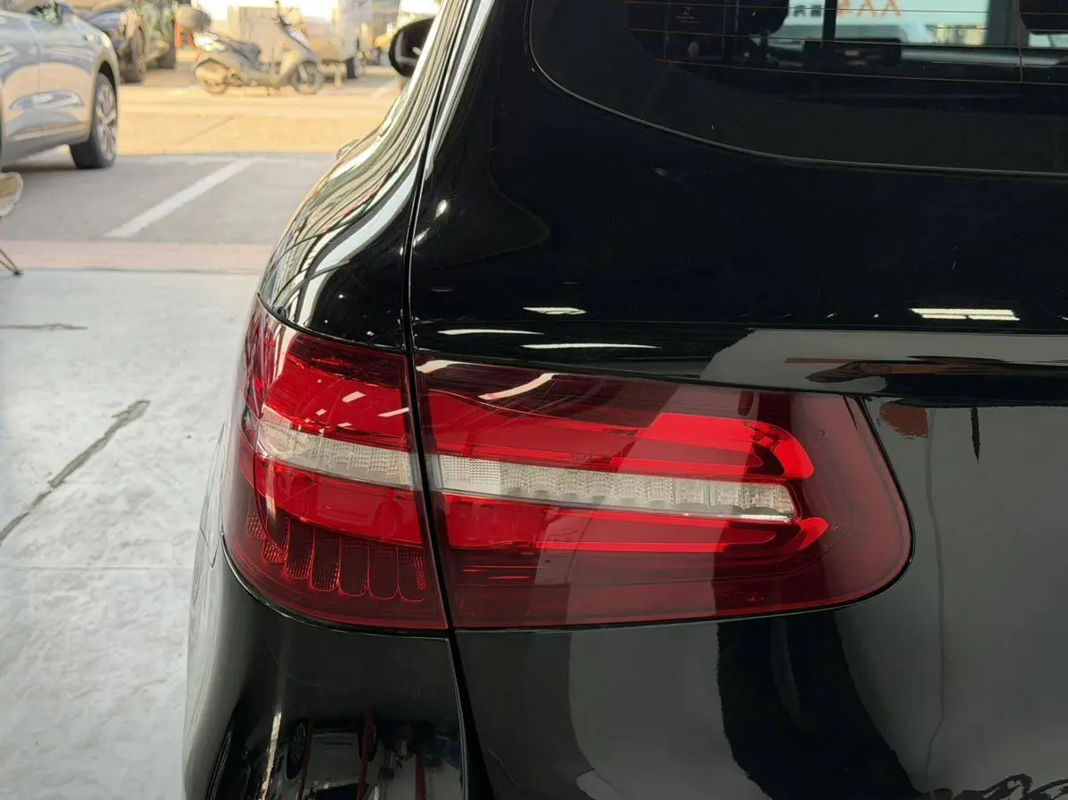 Mercedes-Benz GLC 2017 GLC 260 4MATIC Dynamic — 17