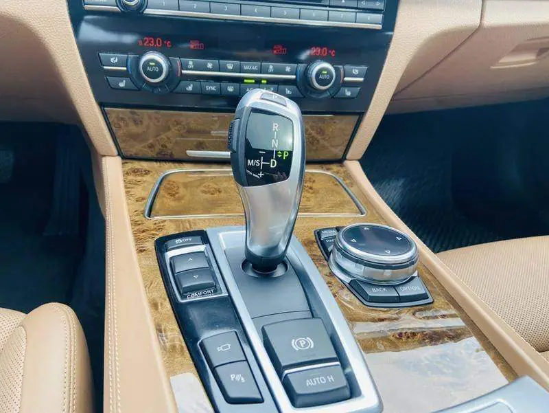 BMW 7 Series 2013 730Li Luxury — 15