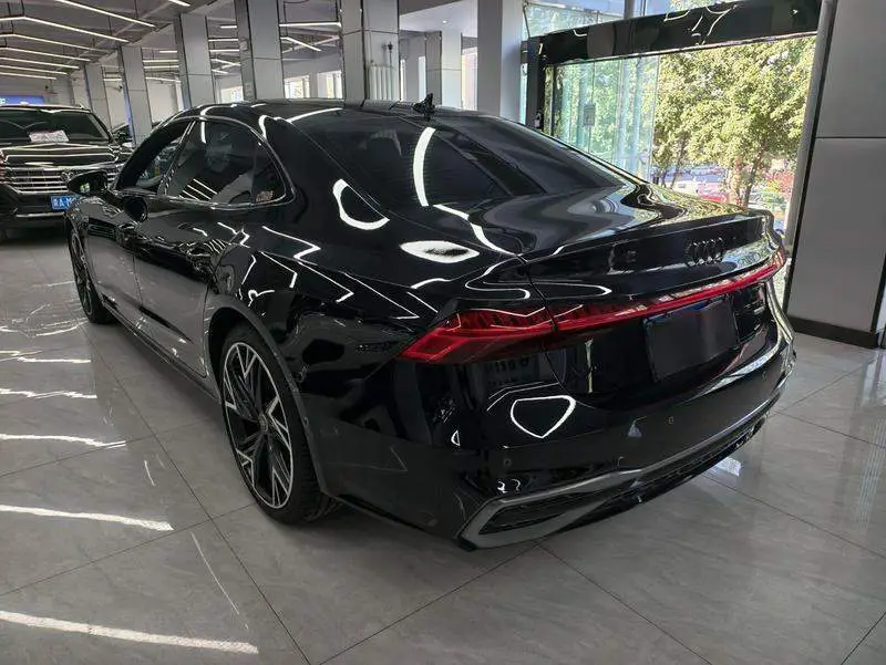 Audi A7L 2024 45 TFSI quattro S-line Shadow Warrior Edition — 4