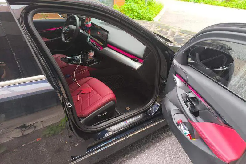 BMW 5 Series 2025 525Li M Sport Package — 11