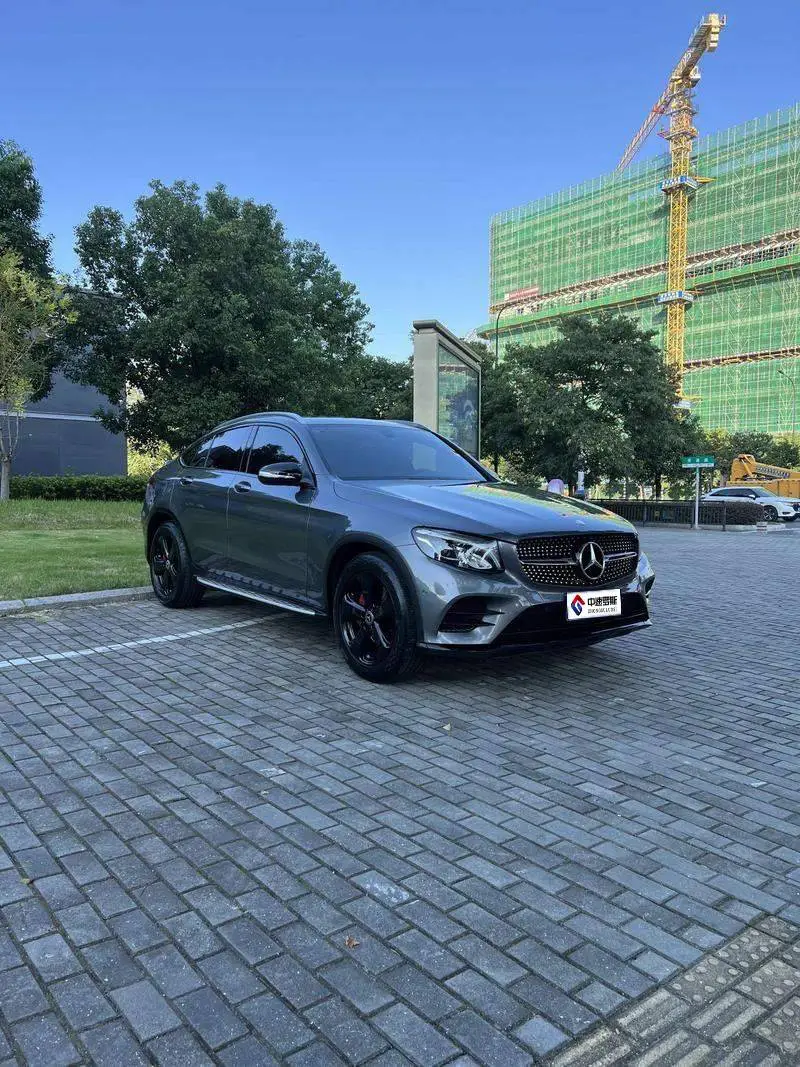 Mercedes-Benz GLC Coupe 2019 facelifted GLC 200 4MATIC coupe SUV — 3