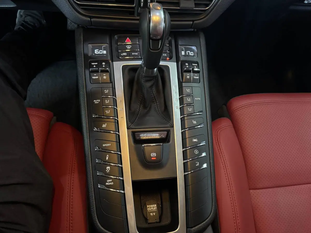 Macan 2021 Macan 2.0T — 12