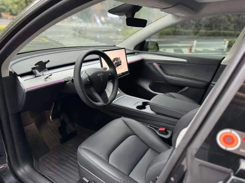 Model Y 2024 rear-wheel drive version — 7