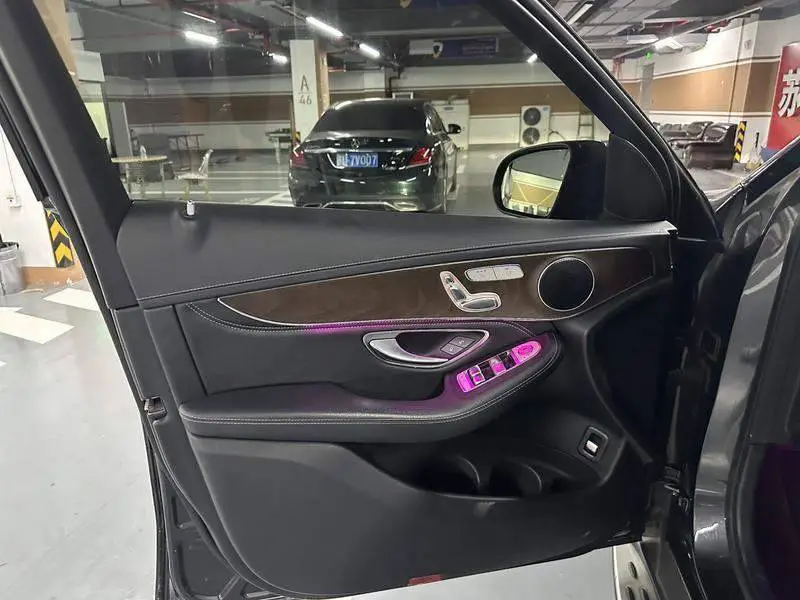 Mercedes-Benz GLC 2020 GLC 260 L 4MATIC Luxury — 16