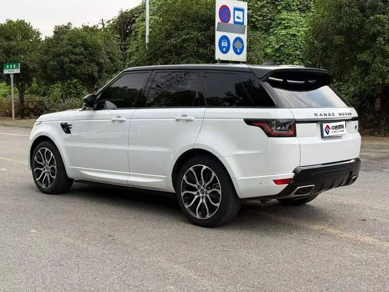 Range Rover Sport 2021 3.0 L6 Black Edition — 3