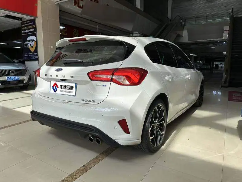 Fox 2019 Hatchback EcoBoost 180 Automatic ST Line — 7