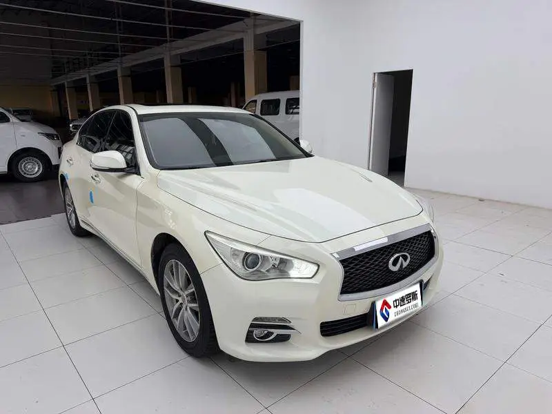 Infiniti Q50L 2016 2.0T Enjoy Edition — 3