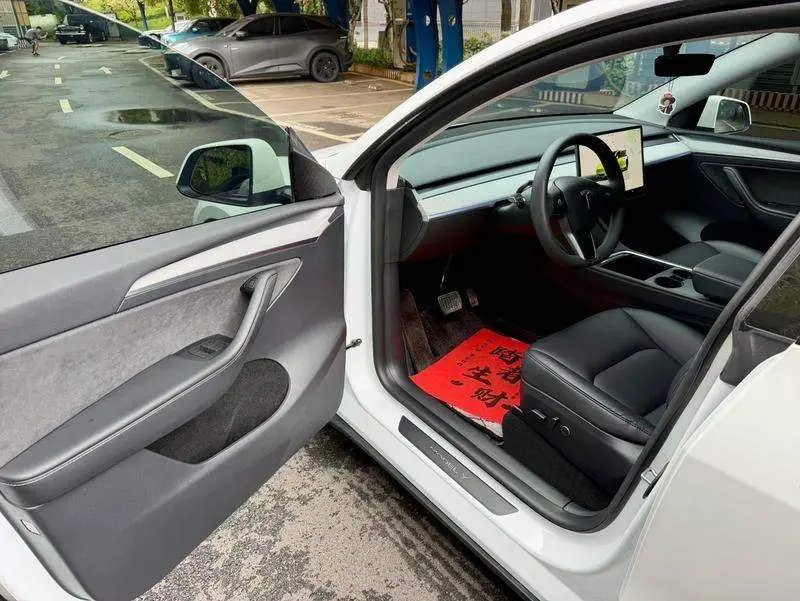 Model Y 2023 rear-wheel drive version — 14