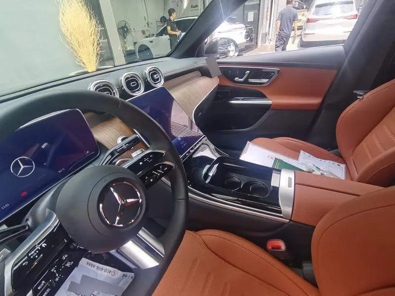 Mercedes-Benz GLC 2023 GLC 300 L 4MATIC Dynamic 7-seater — 5
