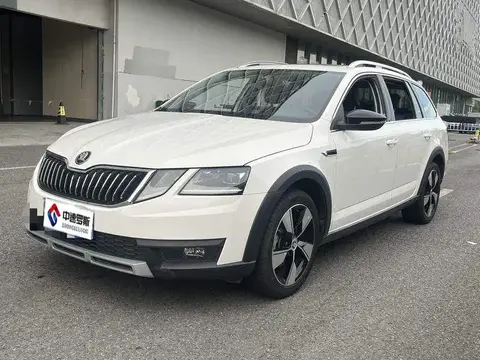 Octavia 2018 TSI280 DSG Luxury Edition