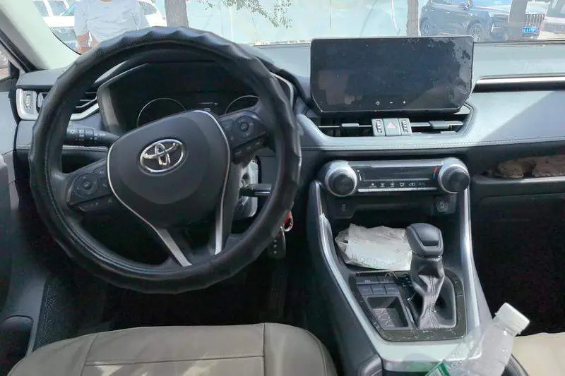RAV4 Rongfang 2024 2.0L CVT 2WD Urban Edition — 13