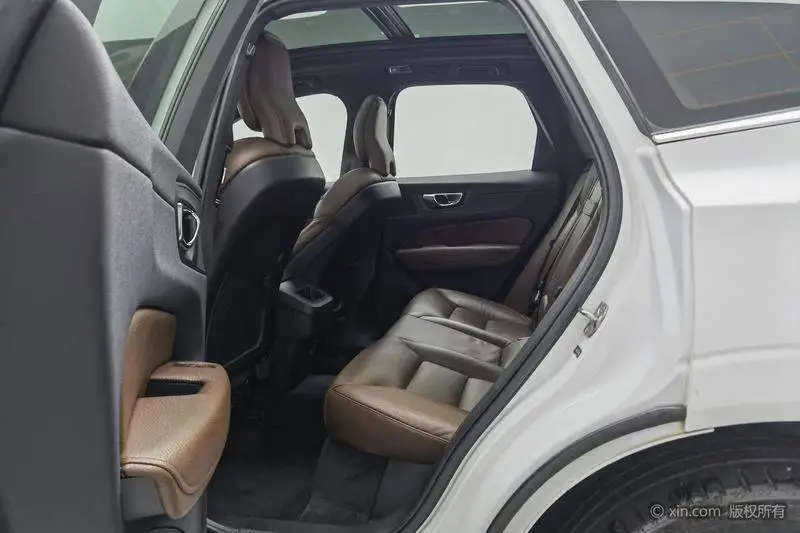Volvo XC60 2021 T5 4WD Zhiyuan Deluxe Edition — 19