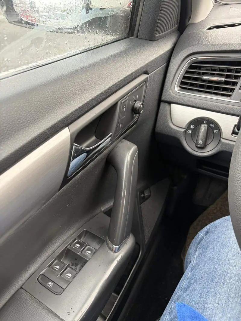 Lavida 2015 1.6L Automatic Comfort Edition — 17