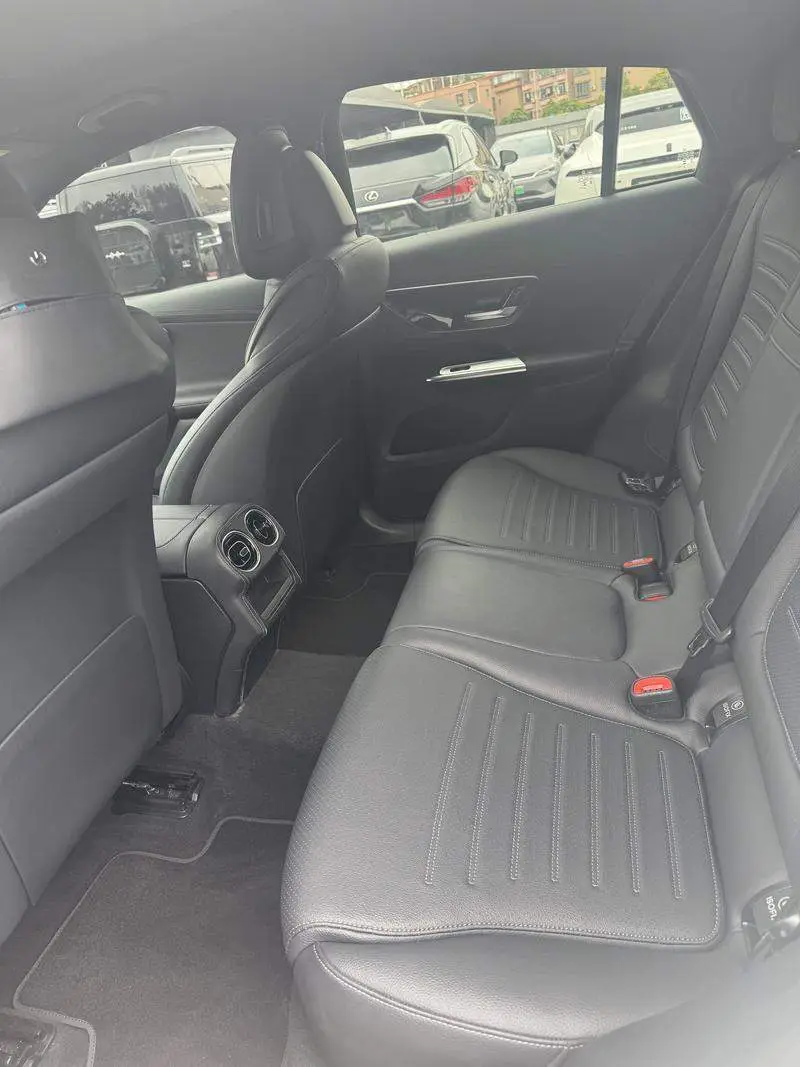 Mercedes-Benz GLC Coupe 2025 GLC 260 4MATIC Coupe SUV — 17