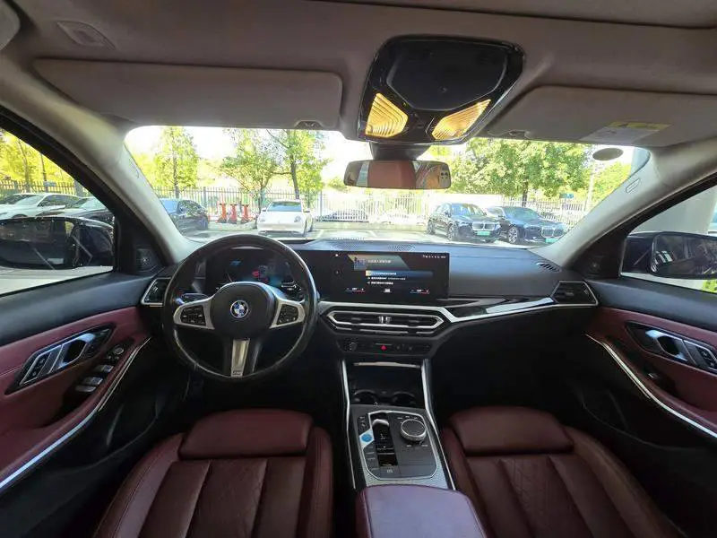 BMW i3 2023 eDrive 40 L Night Sport Package — 10