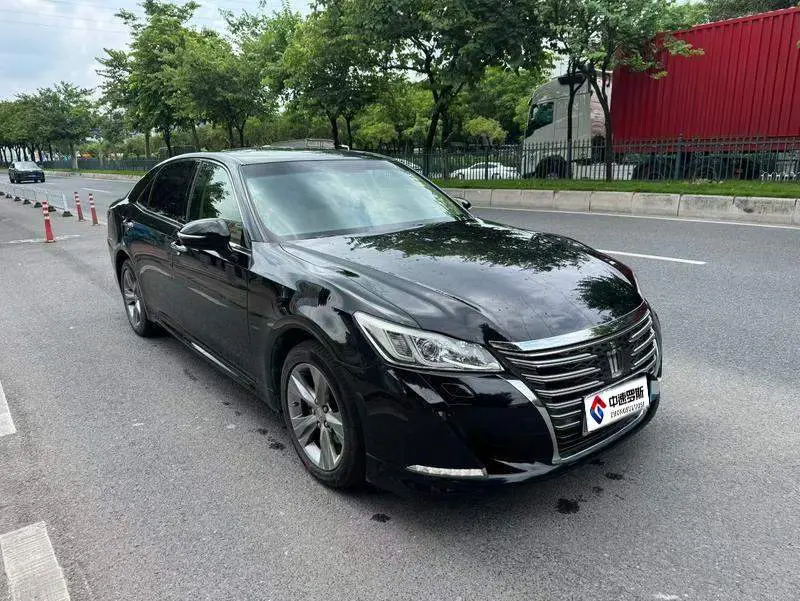 crown 2018 2.0T Sports Edition — 3