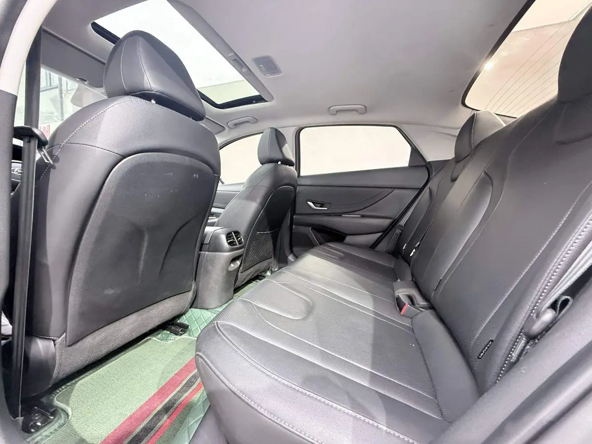 Elantra 2022 1.5L CVT LUX Premium Edition — 7