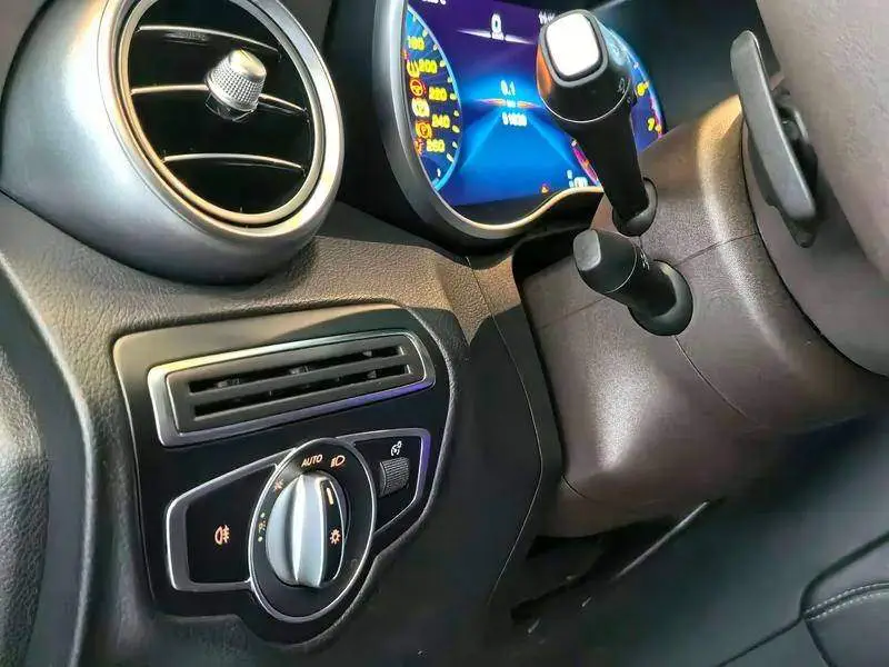 Mercedes-Benz GLC 2022 GLC 300 L 4MATIC Dynamic — 10