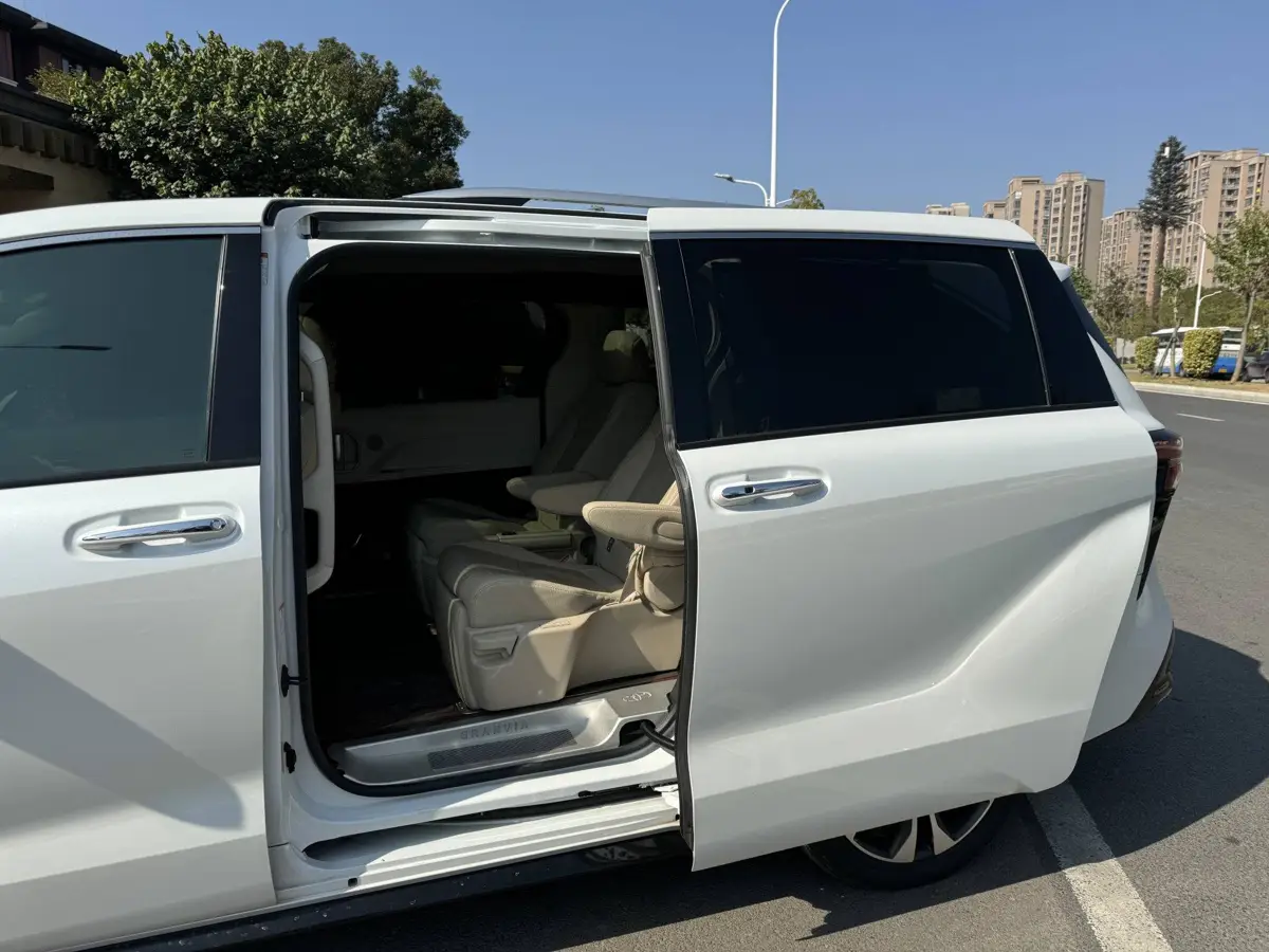 Grevia 2022 2.5L Hybrid Premium Edition — 28