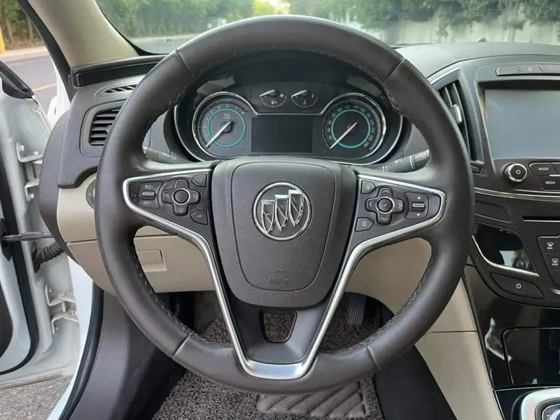 Regal 2014 2.0L Elite Fashion Edition — 12