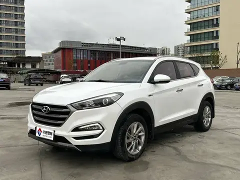 Tucson 2015 1.6T dual-clutch two-wheel drive intelligent model
