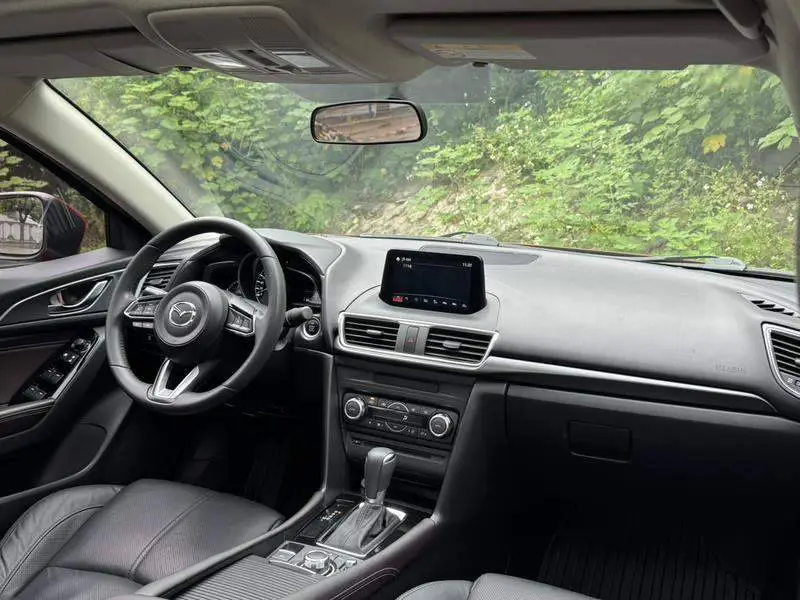 Mazda 3 Angkesaila 2017 Sedan 2.0L Automatic Premium National V — 8