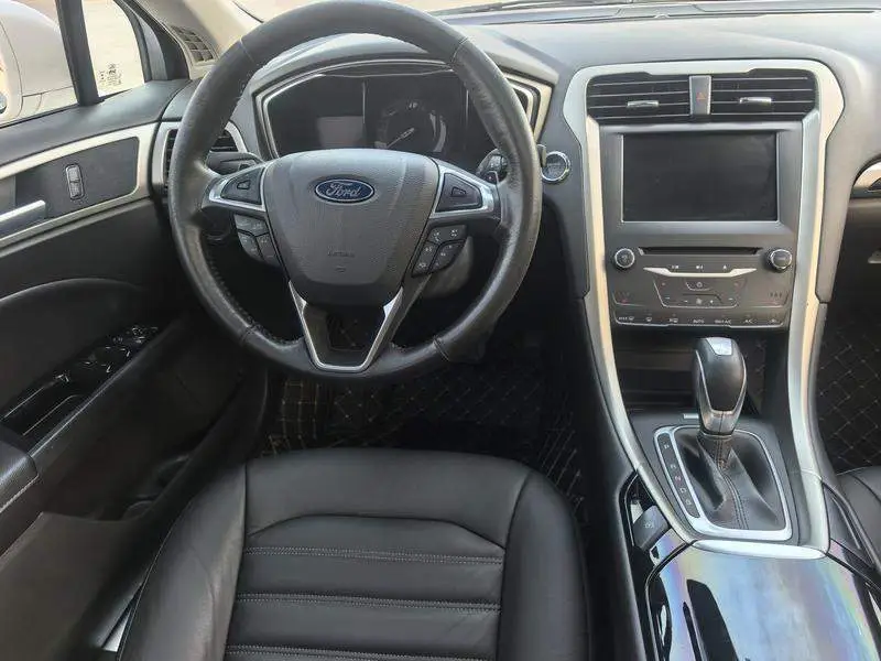 Mondeo 2013 2.0L GTDi200 Luxury Model — 15