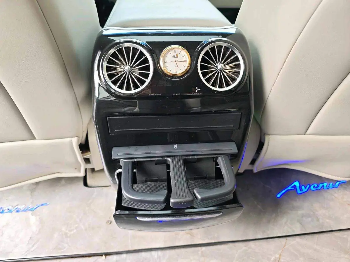 Buick GL8 2023 ES Lu Zun Comfort Edition — 8