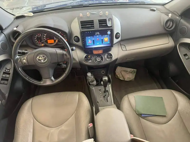 RAV4 Rongfang 2010 2.0L Automatic Luxury Upgrade Edition — 5