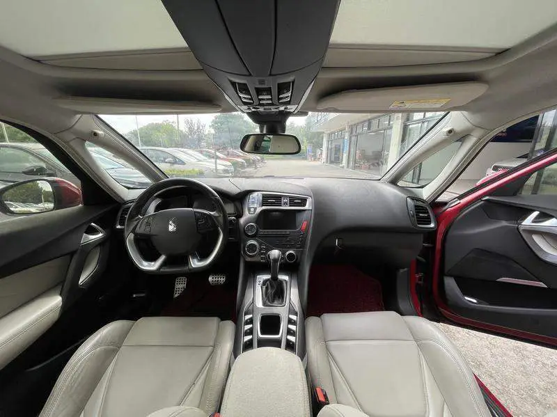 DS 5 2014 1.6T Premium Edition THP200 — 11