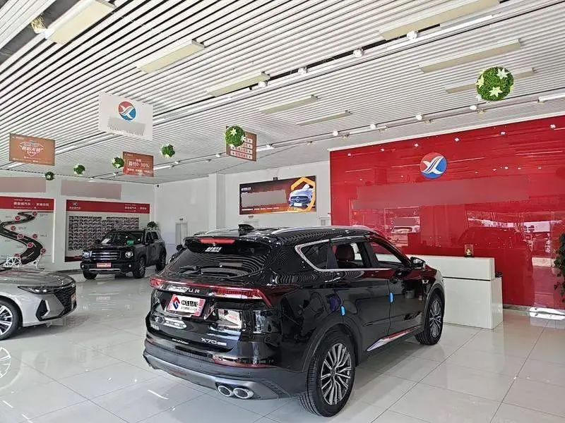 JETOUR X70 PLUS 2025 Champion Edition 1.5T DCT Champion PRO 5-seater — 6