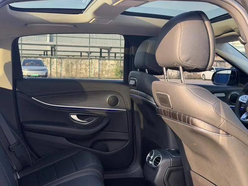 Mercedes-Benz E-Class 2020 E 300 L Fashion Edition — 18