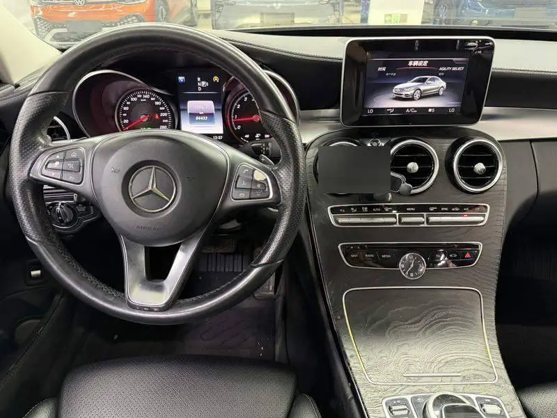 Mercedes-Benz C-Class 2015 C 180 L Sports — 17