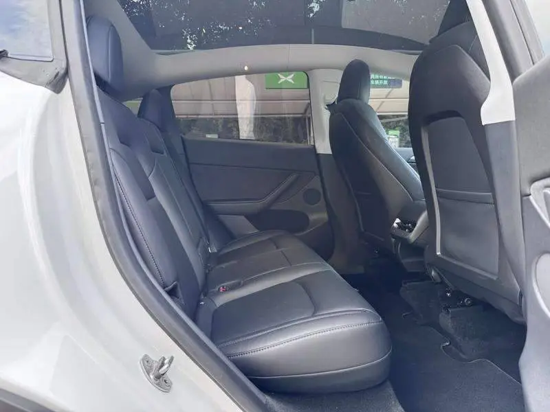 Model Y 2022 Long Range All-Wheel Drive — 15