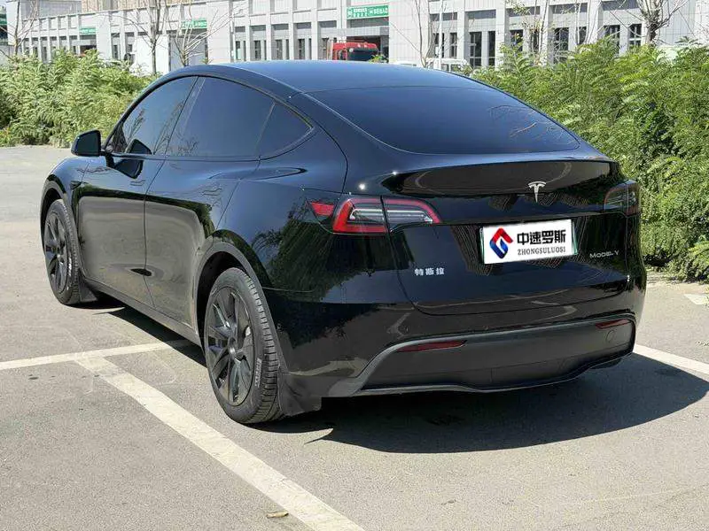 Model Y 2022 facelifted rear-wheel drive version — 4