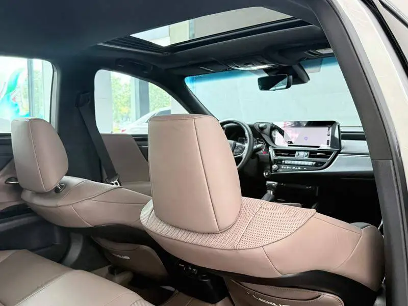 Lexus ES 2022 200 Excellence Edition — 18