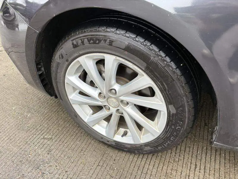 Valeant 2018 Sedan 15S Automatic Progressive — 9
