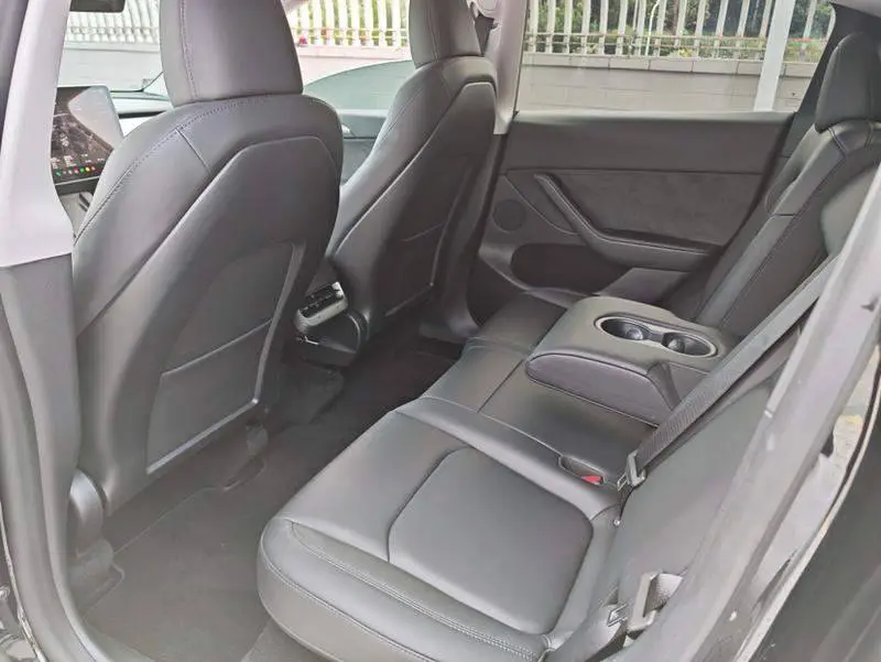 Model Y 2022 facelifted rear-wheel drive version — 9