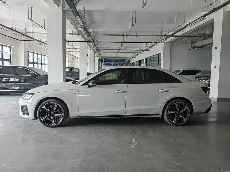 Audi A4L 2024 40 TFSI Luxury Dynamic Edition — 3