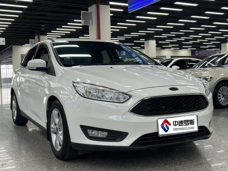 Fox 2015 Hatchback 1.6L Automatic Comfort — 3