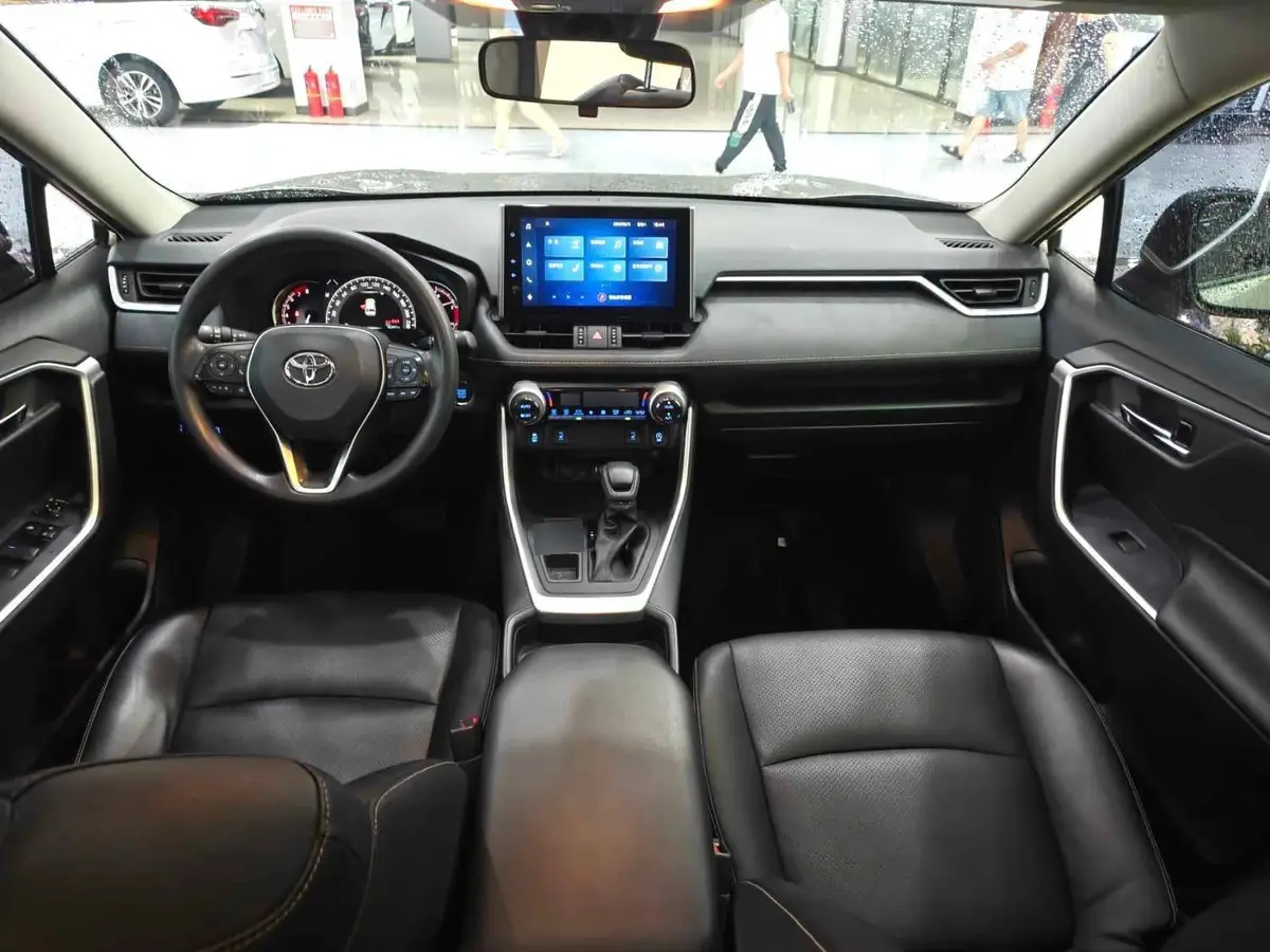 RAV4 Rongfang 2022 2.0L CVT 4WD Fashion Plus Edition — 3