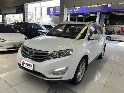 Landwind X5 2016 Plus 1.5T CVT Pioneer Edition