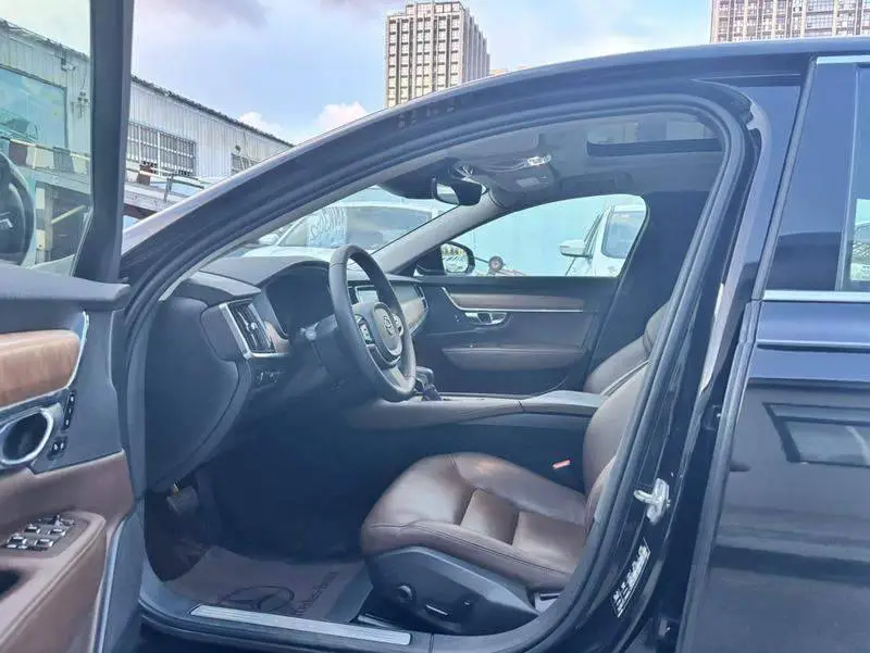 Volvo S90 2018 T5 Smart Edition — 10