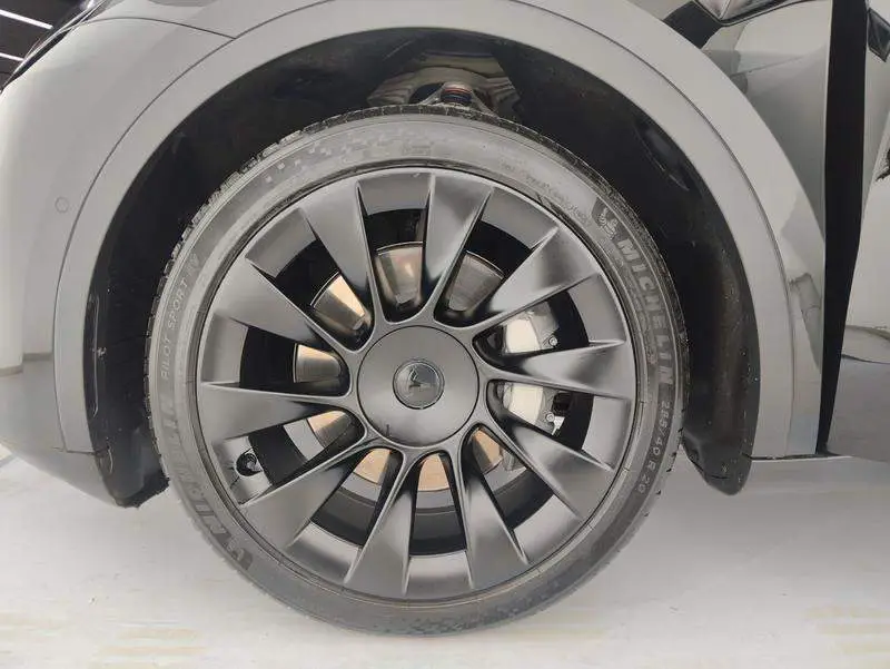 Model Y 2022 facelifted rear-wheel drive version — 9