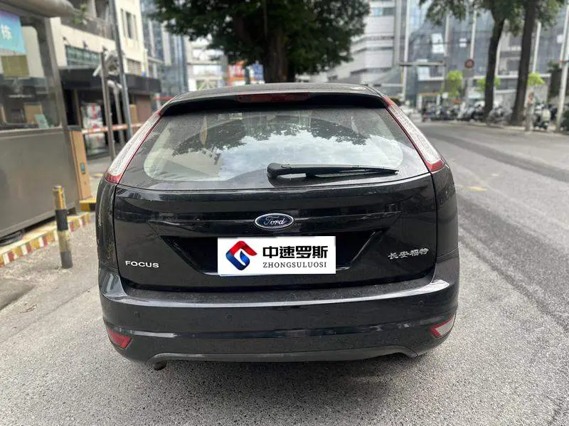 Fox 2009 Hatchback 1.8L Manual Comfort Edition — 4